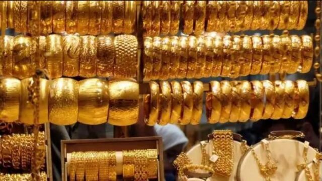 Understanding Gold Price Fluctuations: Should You Buy Now?